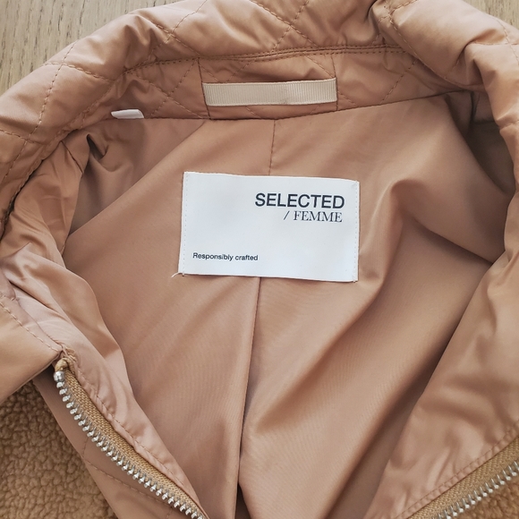 Camel Spring or Fall Coat - Picture 3 of 7